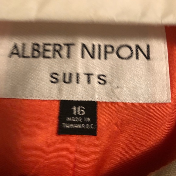 Suit - Picture 3 of 4